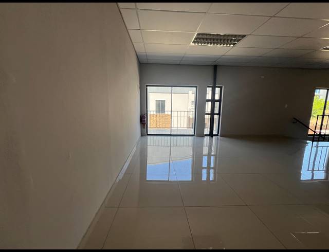 677M² WAREHOUSE TO LET IN COSMO BUSINESS PARK